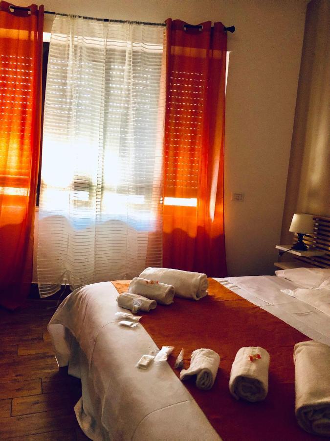 Bed and Breakfast Napoli Central Station Deluxe Экстерьер фото