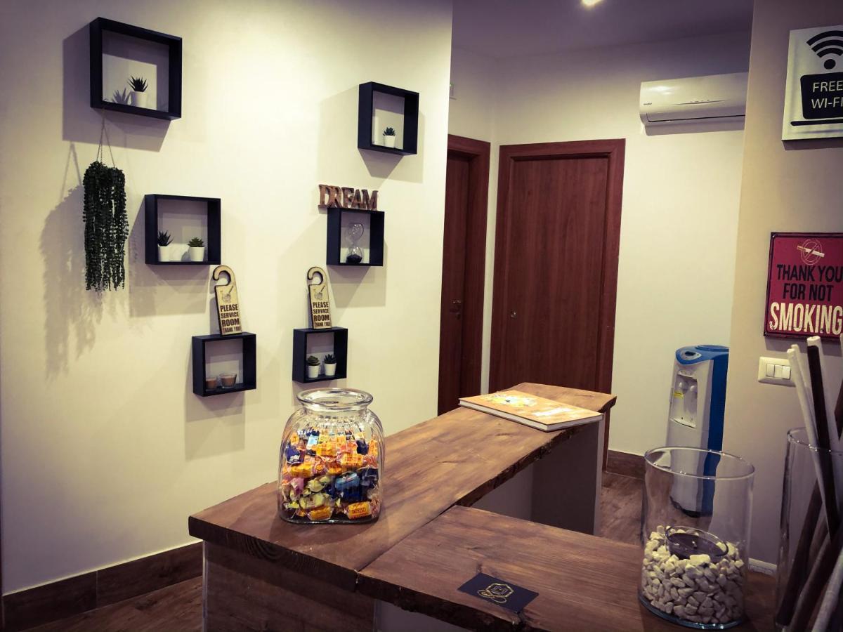 Bed and Breakfast Napoli Central Station Deluxe Экстерьер фото