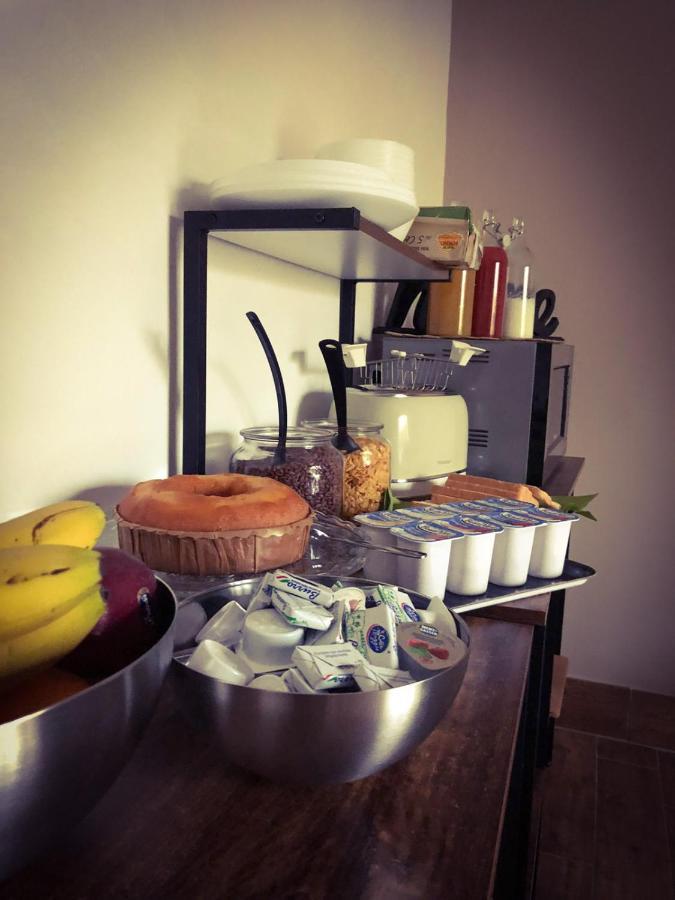 Bed and Breakfast Napoli Central Station Deluxe Экстерьер фото